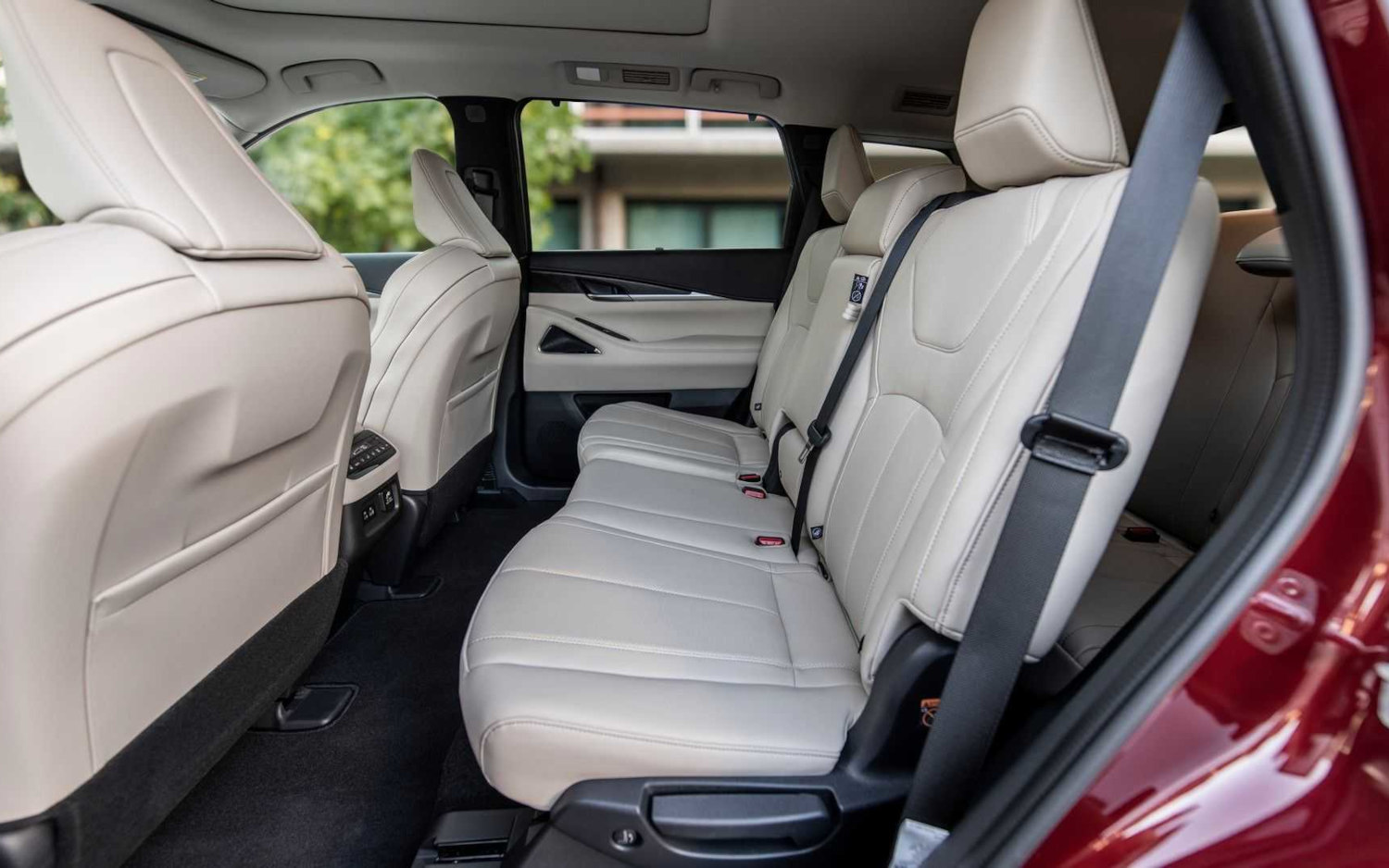 infiniti-qx60-sensory-2023-suv-drive